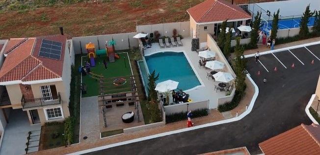 Casa Nova, em fase de acabamento, Condomínio Fechado em Oficinas! 3 Quartos/2 Vagas