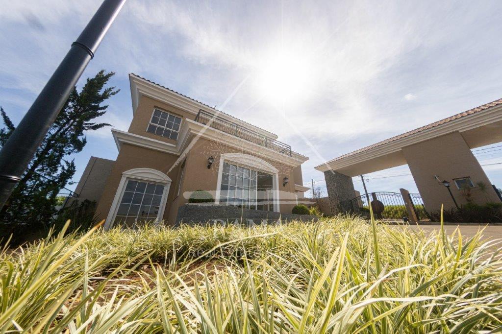 Casa Nova, em fase de acabamento, Condomínio Fechado em Oficinas! 3 Quartos/2 Vagas