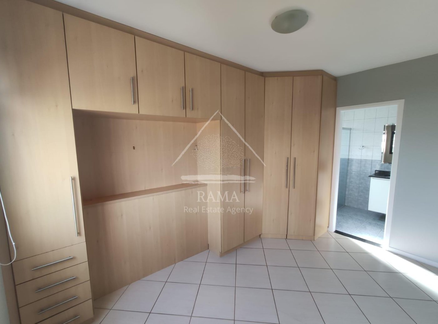 Apto em excelente localização no Vila Estrela, com linda mobília planejada!