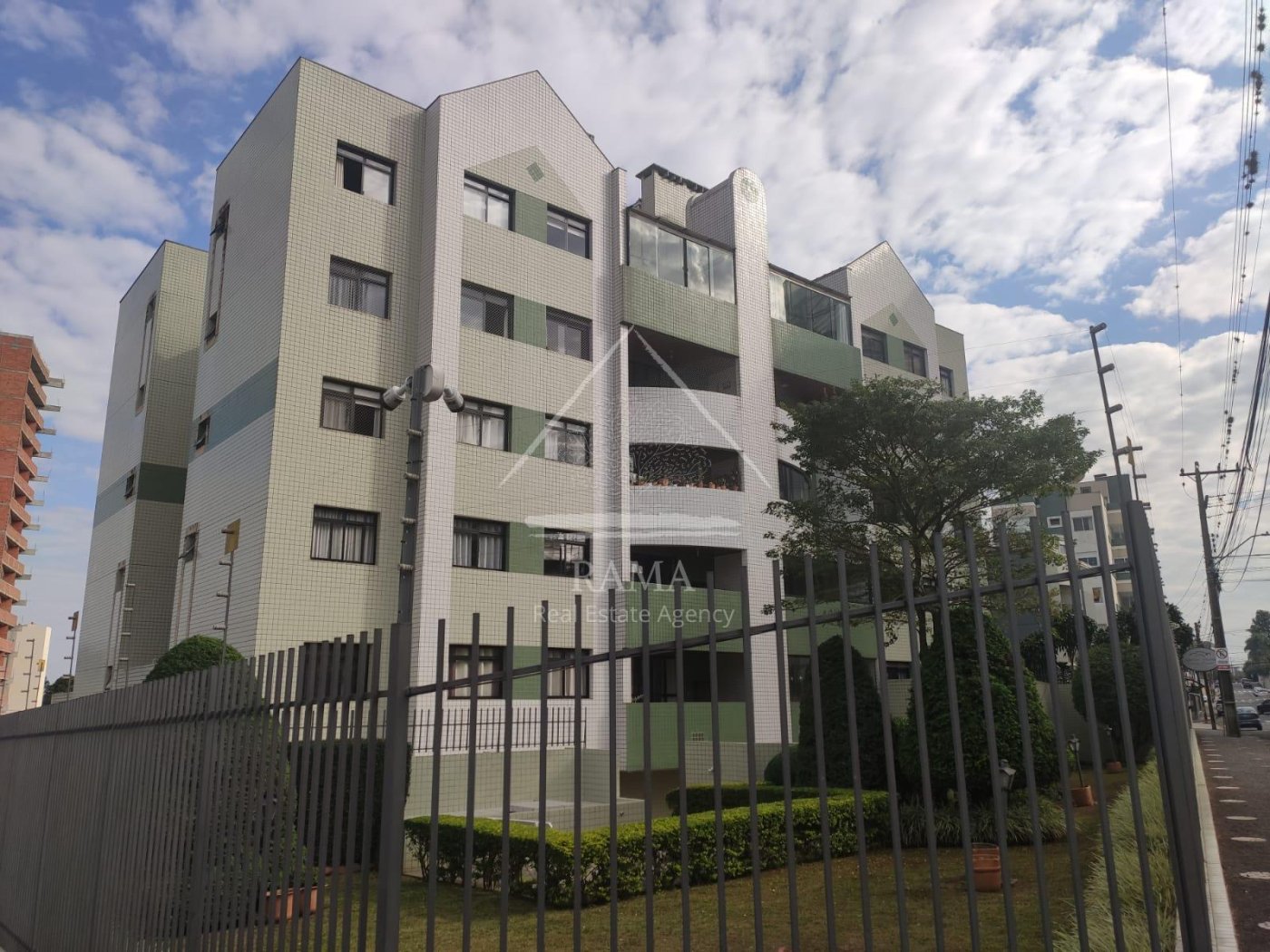 Apto em excelente localização no Vila Estrela, com linda mobília planejada!