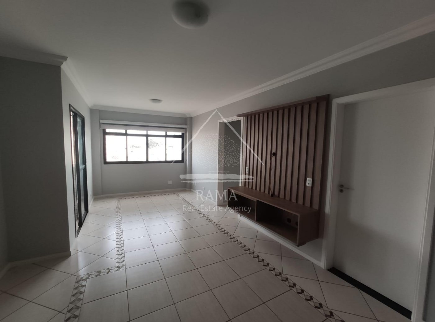 Apto em excelente localização no Vila Estrela, com linda mobília planejada!