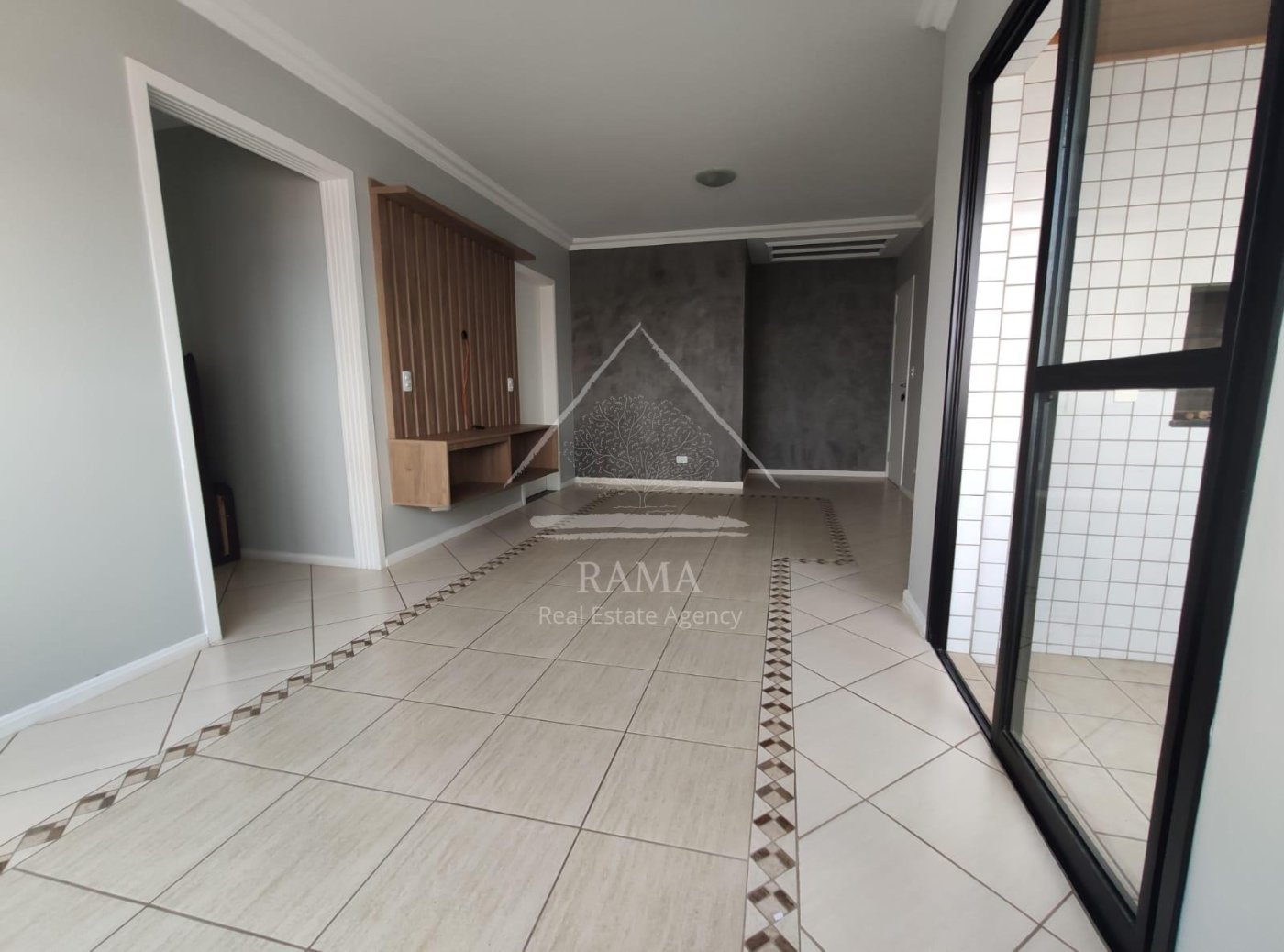 Apto em excelente localização no Vila Estrela, com linda mobília planejada!