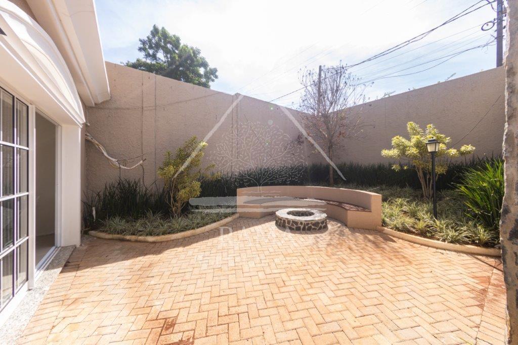 Casa Decorada, pronta para morar, em Condomínio Fechado em Ponta Grossa, Paraná