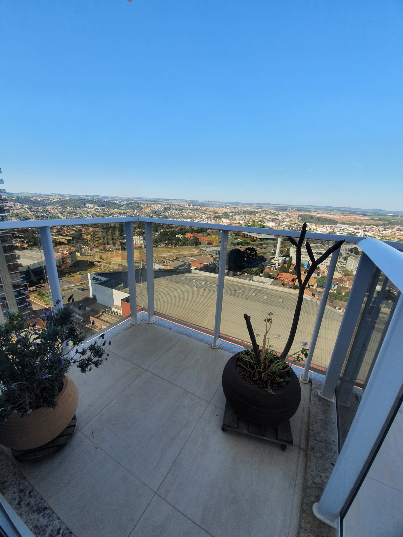 Apartamento 4 suítes para Venda no bairro Centro em Ponta Grossa