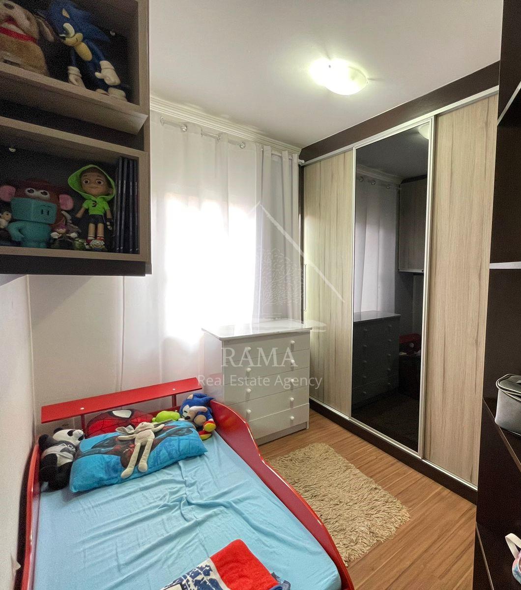 Casa aprox. 110m² com 3 Quartos, Suíte, 2 vagas e quintal no Jd. Carvalho!