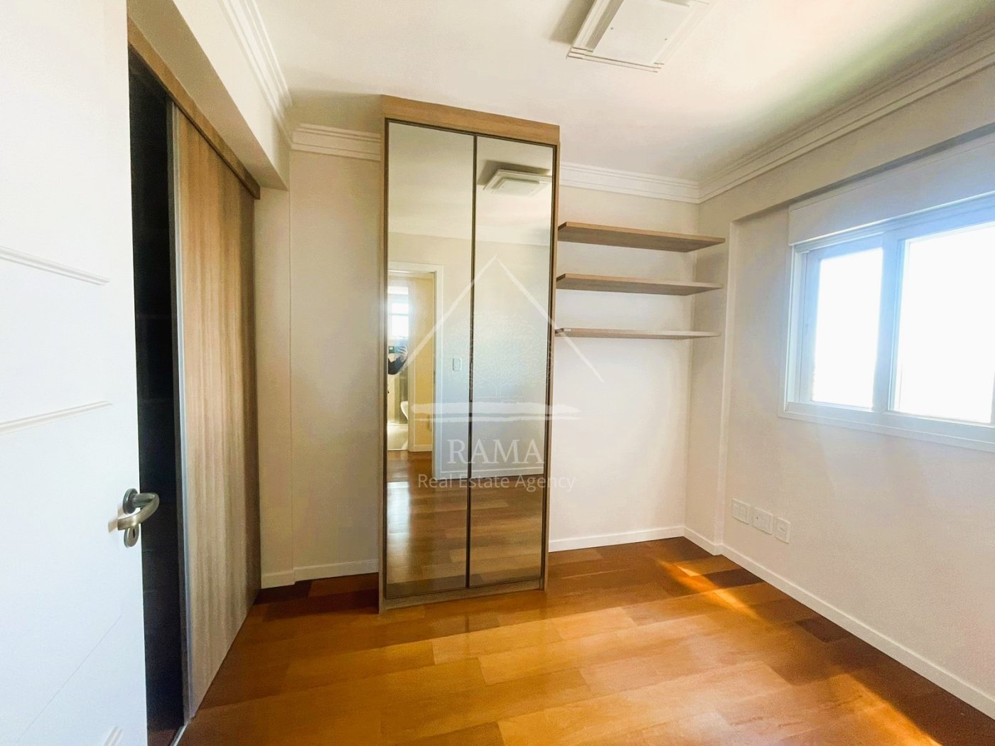Apartamento de alto padrão 3Q no centro de Ponta Grossa, pronto para morar!