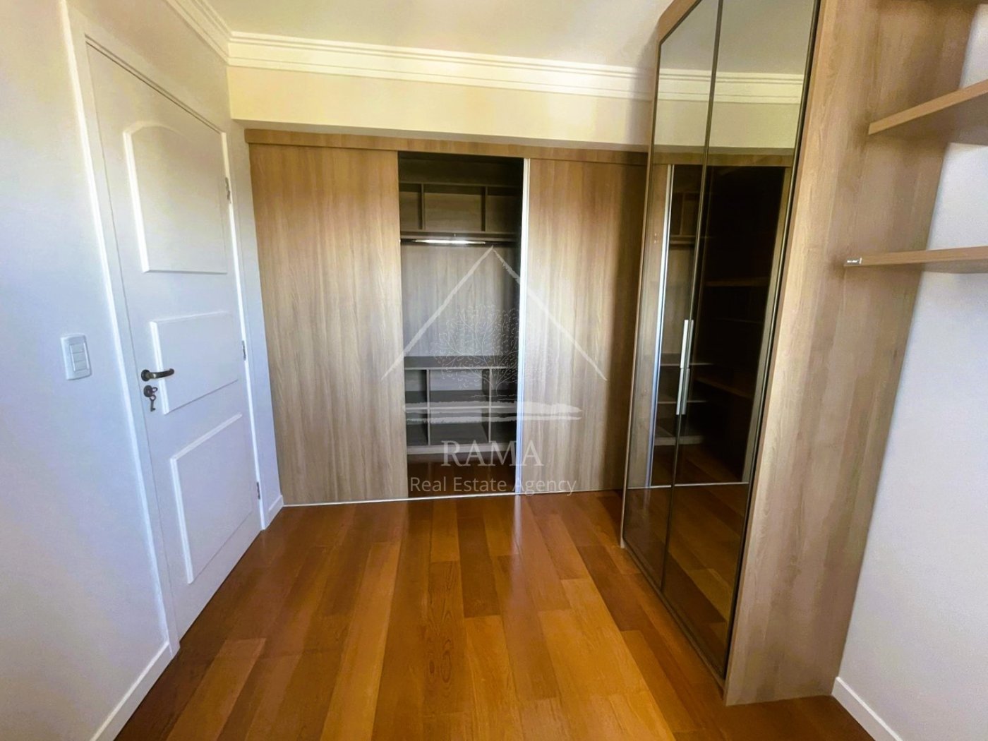 Apartamento de alto padrão 3Q no centro de Ponta Grossa, pronto para morar!