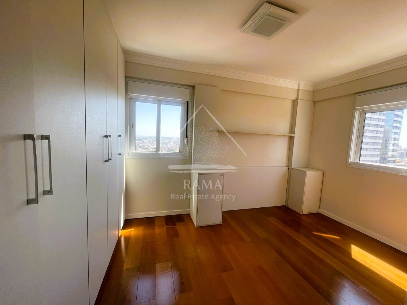 Apartamento de alto padrão 3Q no centro de Ponta Grossa, pronto para morar!