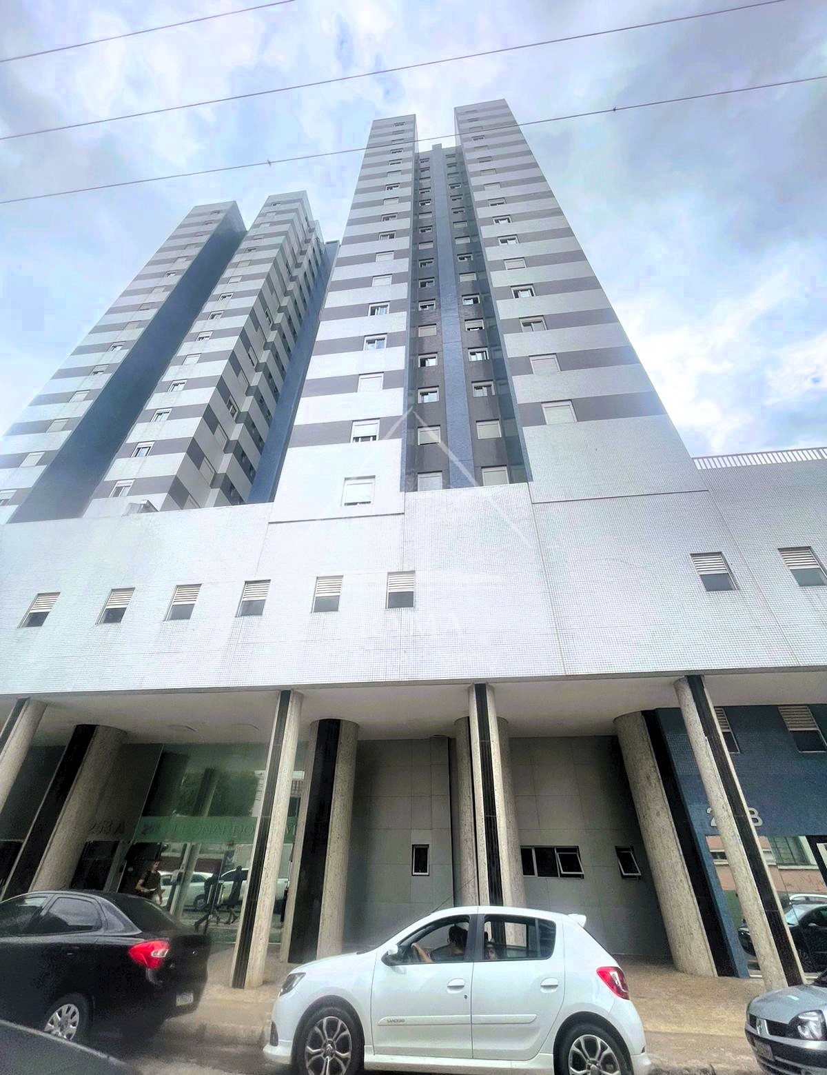 Apartamento de alto padrão 3Q no centro de Ponta Grossa, pronto para morar!