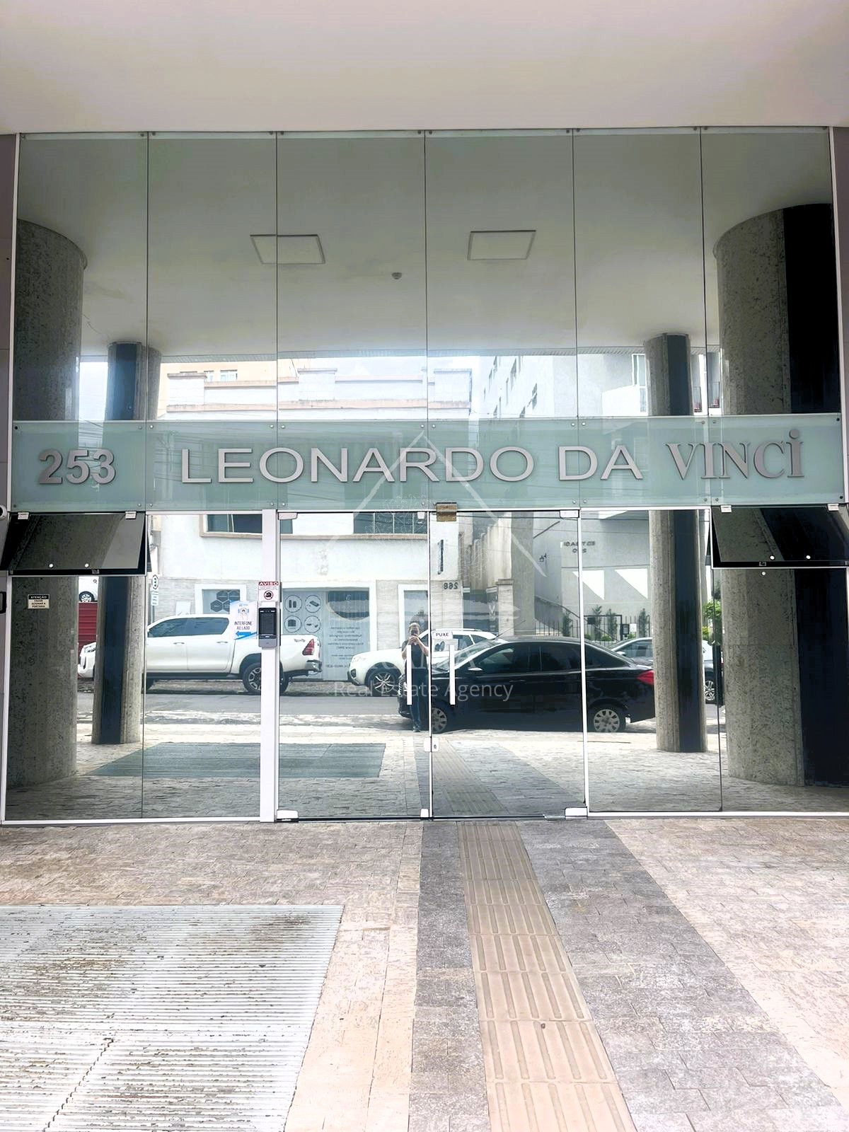 Apartamento de alto padrão 3Q no centro de Ponta Grossa, pronto para morar!
