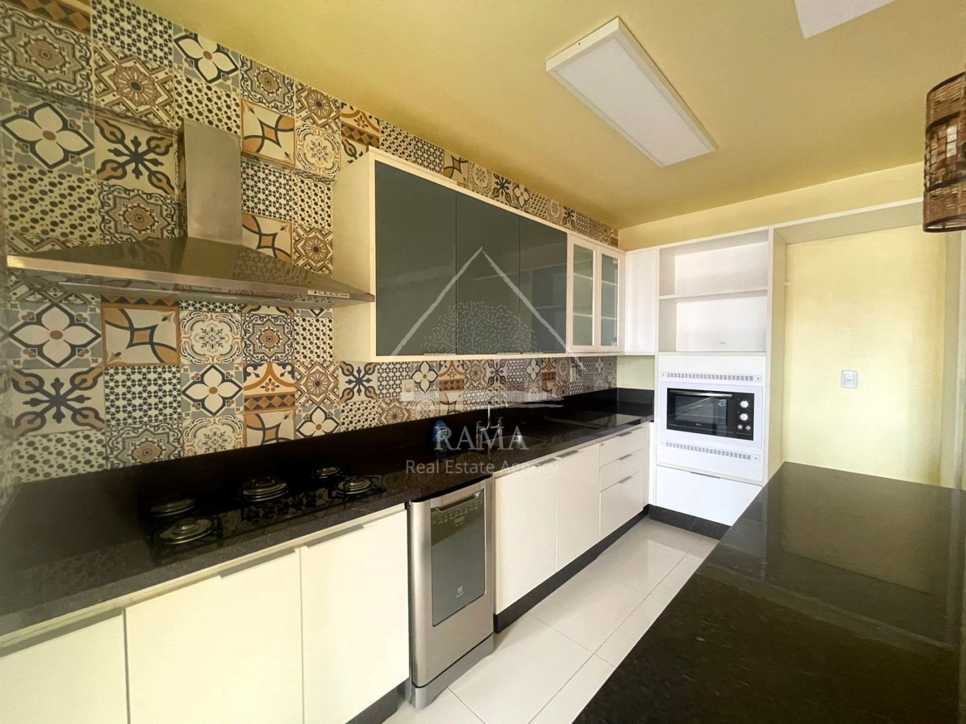 Apartamento de alto padrão 3Q no centro de Ponta Grossa, pronto para morar!