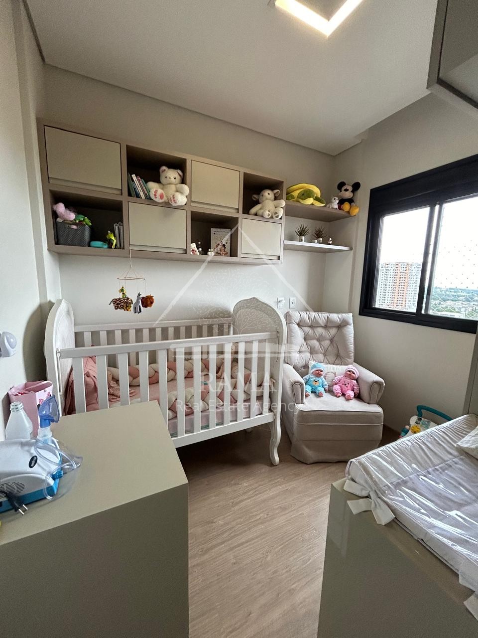 Apto mobiliado, pronto para morar em excelente localização no Vila Estrela!