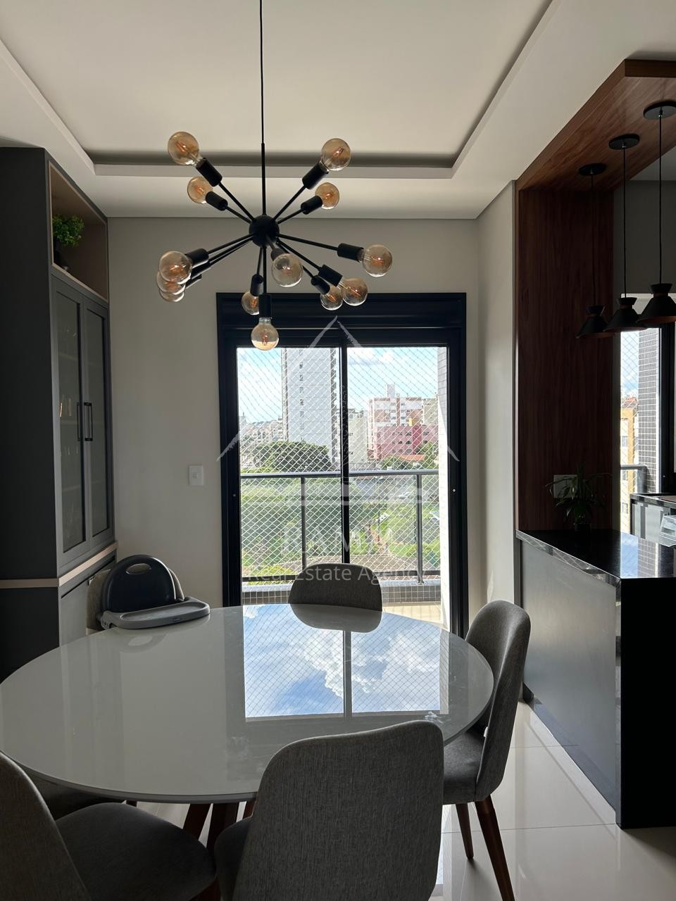 Apto mobiliado, pronto para morar em excelente localização no Vila Estrela!