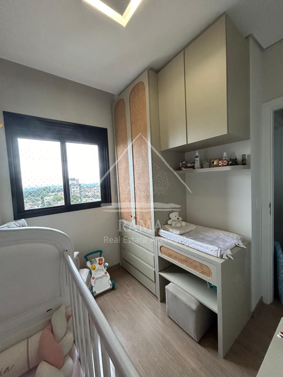Apto mobiliado, pronto para morar em excelente localização no Vila Estrela!