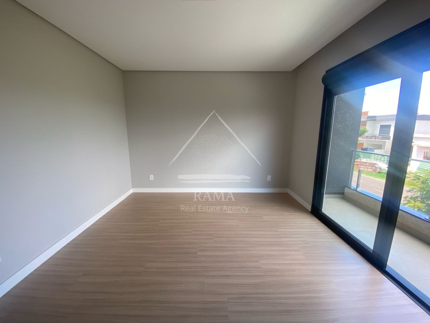 Casa de Alto Padrão para aluguel no Terras Alphaville, 3 Suítes, 4 vagas.