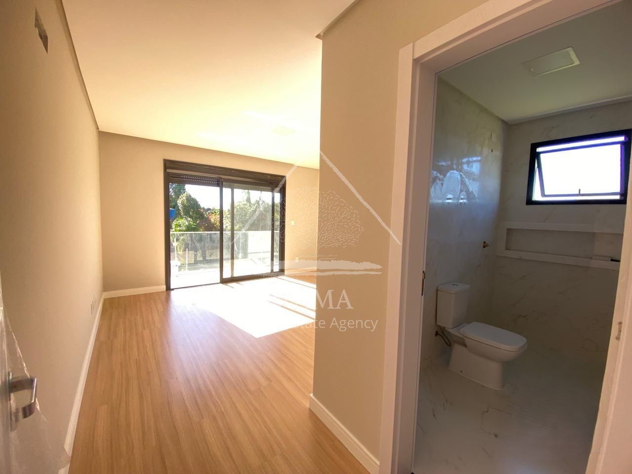 Casa de Alto Padrão para aluguel no Terras Alphaville, 3 Suítes, 4 vagas.