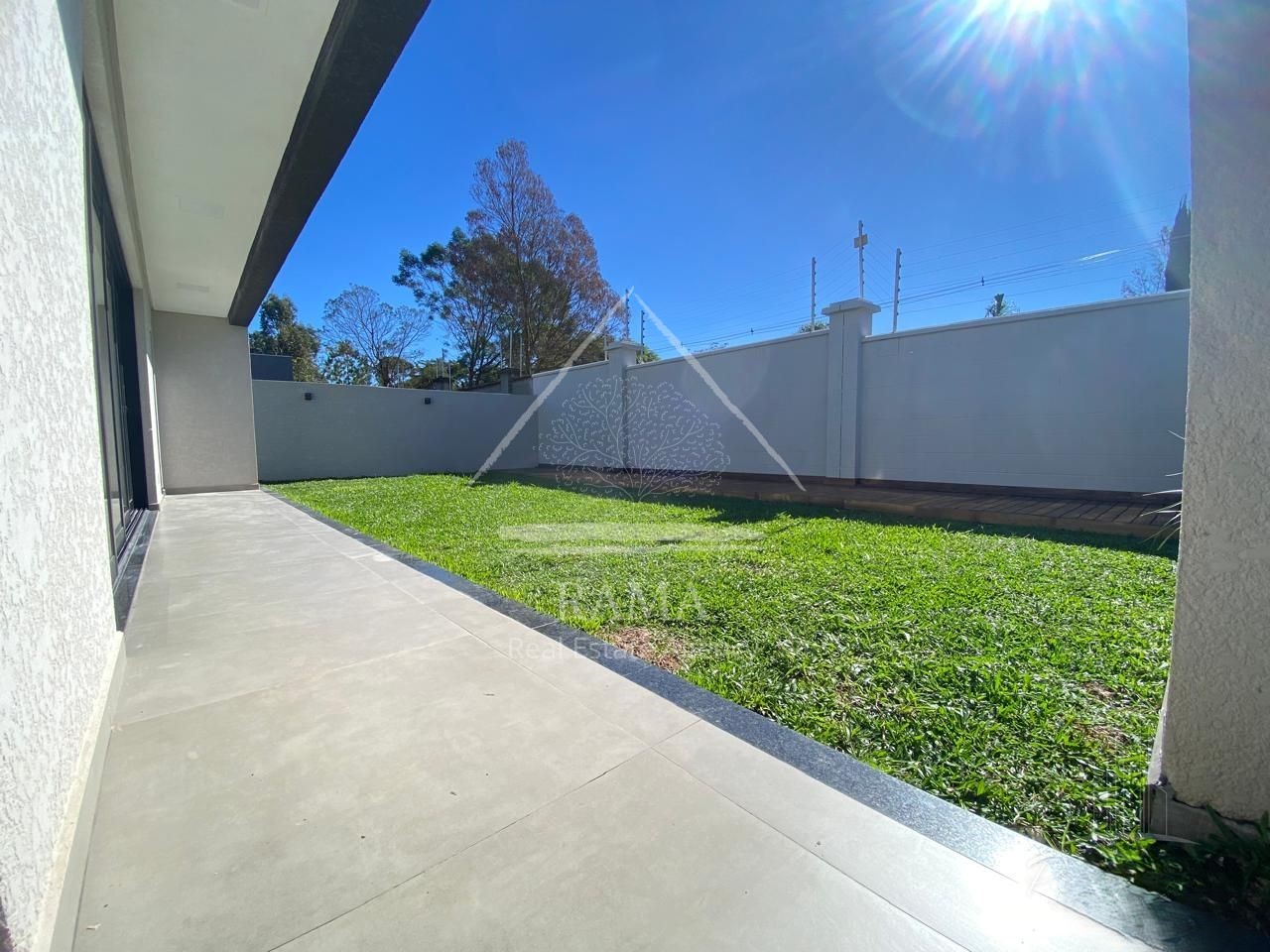 Casa de Alto Padrão para aluguel no Terras Alphaville, 3 Suítes, 4 vagas.