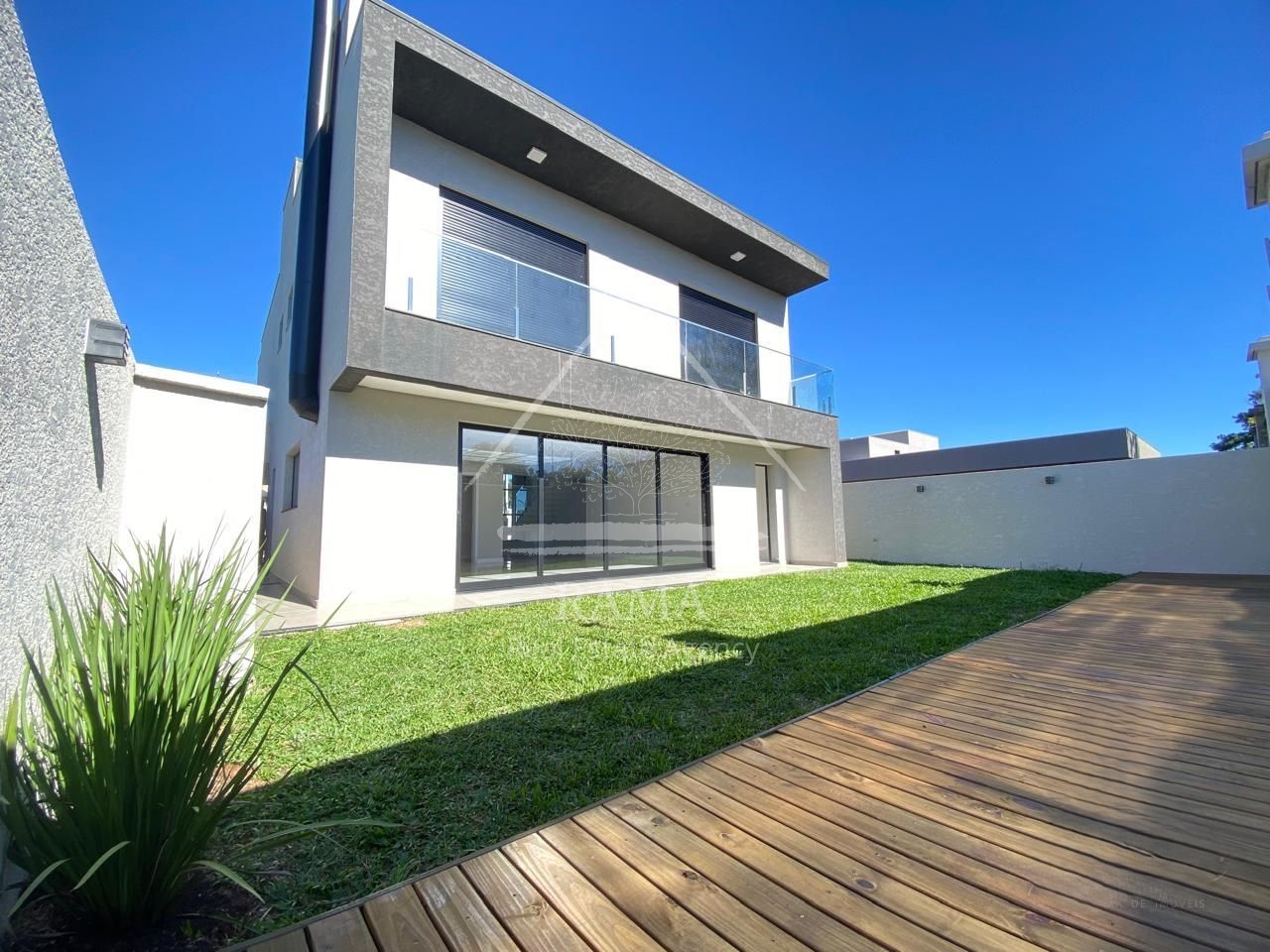 Casa de Alto Padrão para aluguel no Terras Alphaville, 3 Suítes, 4 vagas.