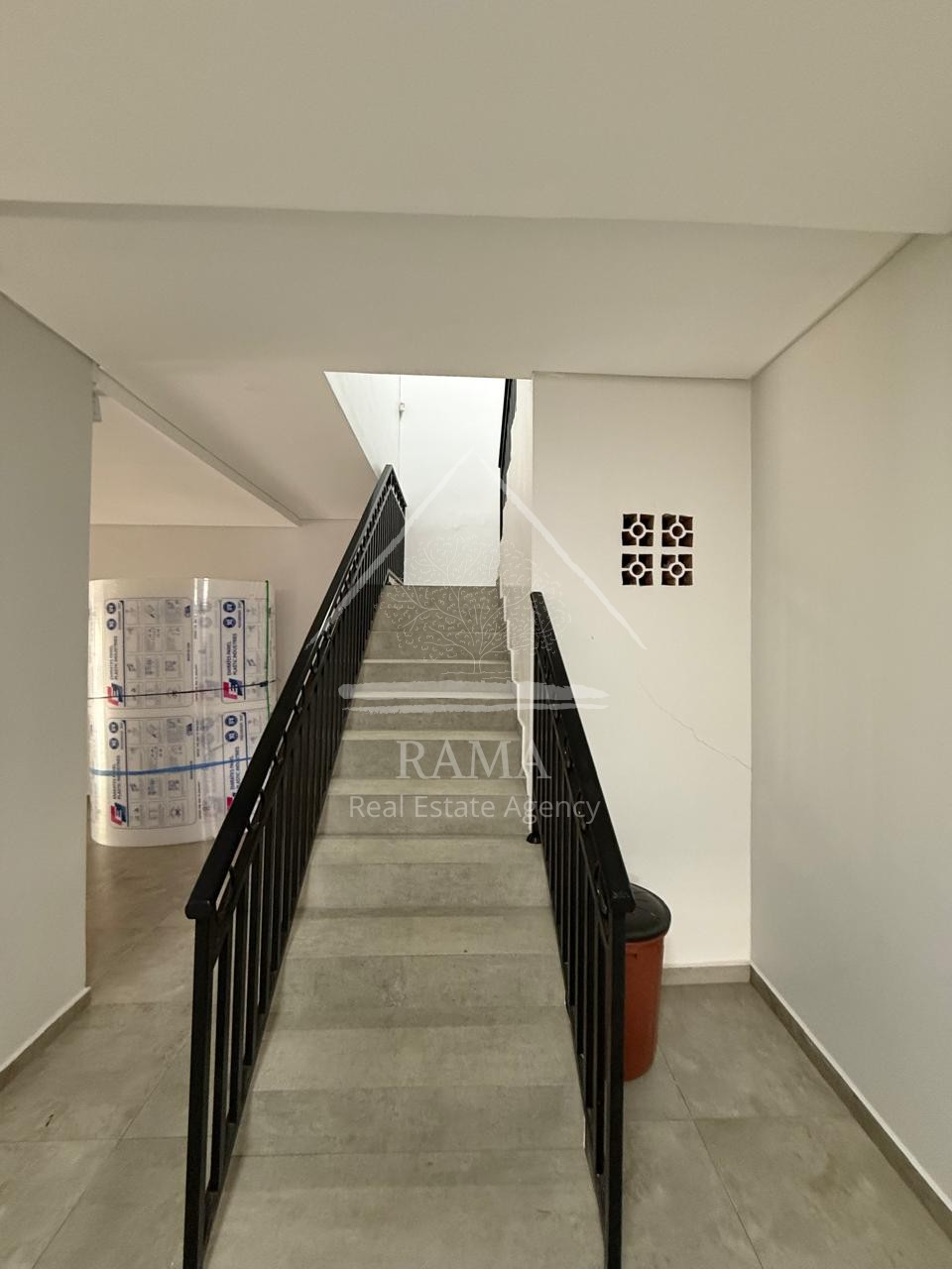 Apartamento Mobiliado c/ 2Q, 2V no Estrela Locação próx ao Colégio Sta Teresinha