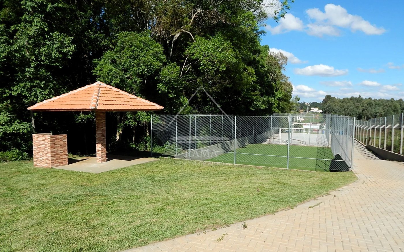 Casa pronta para morar Condomínio Fechado - Ponta Grossa