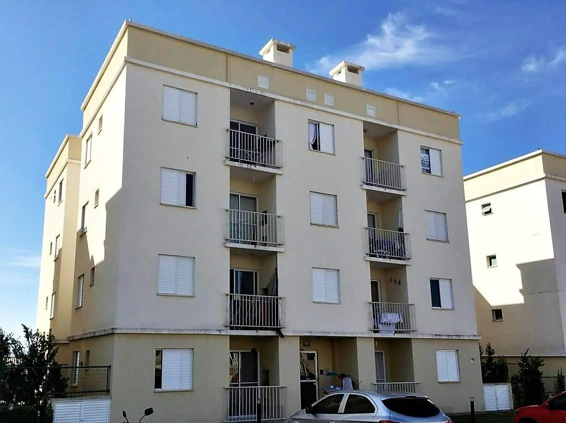 Apto semi-mobiliado no Cond. Resid. Campo Alegre 3Q + Garagem + Lazer