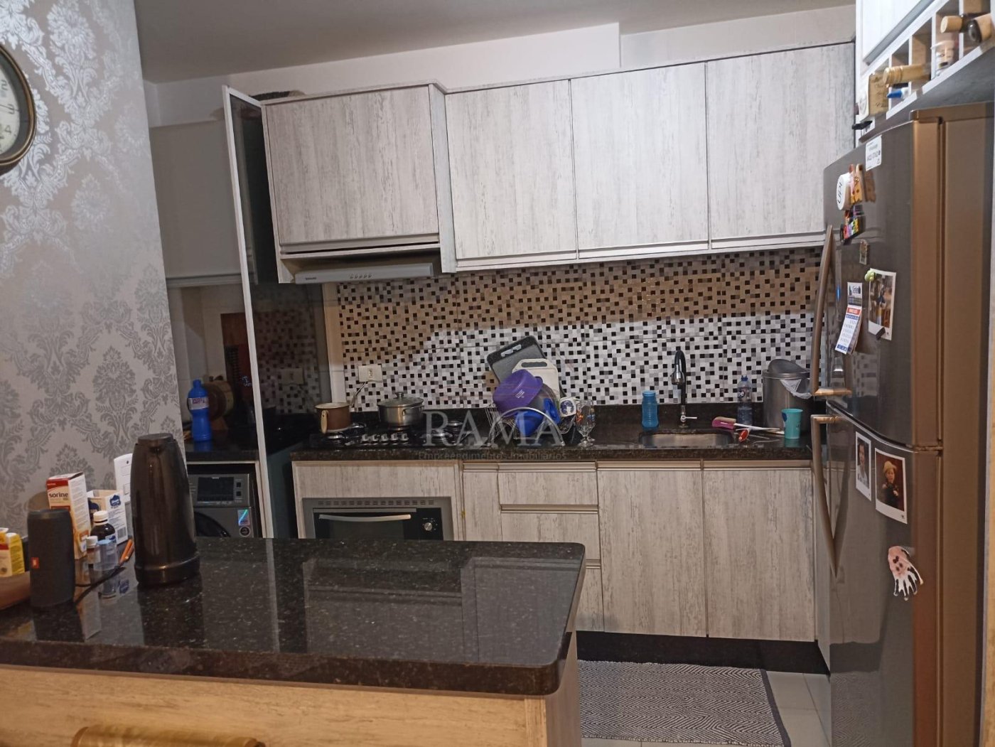Apto semi-mobiliado no Cond. Resid. Campo Alegre 3Q + Garagem + Lazer