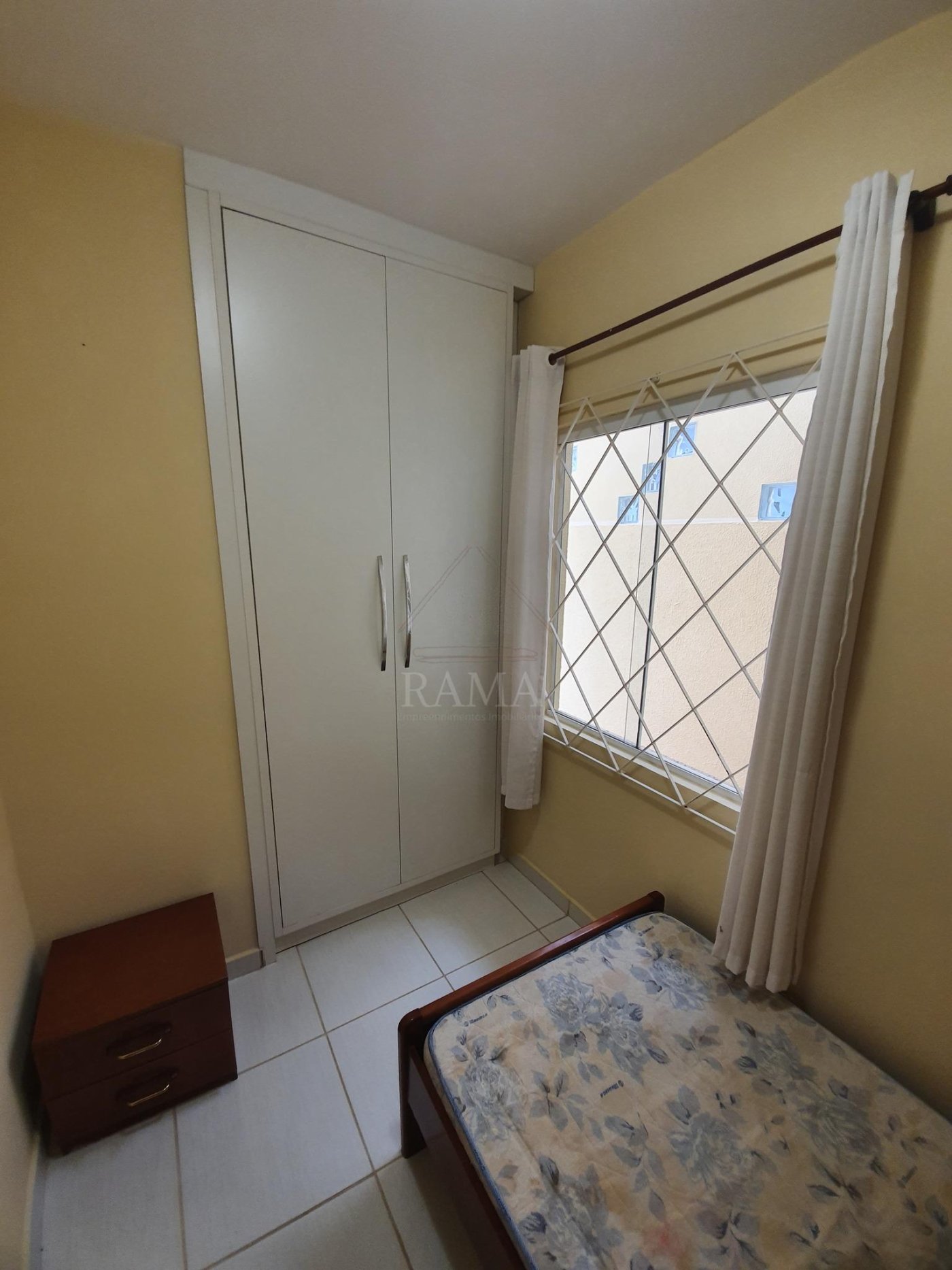 Casa aprox. 110m² com 3 Quartos, Suíte, 2 vagas e quintal no Jd. Carvalho!