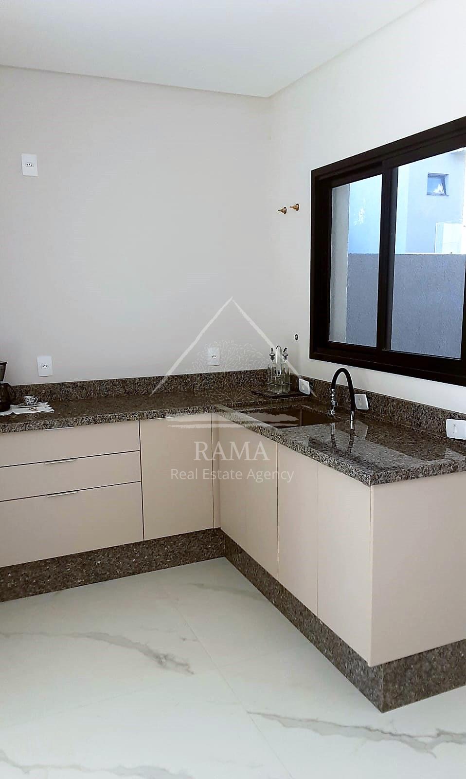Casa Térrea em Condomínio com 3 Quartos, Suíte, 2 vagas, semi-mobiliada