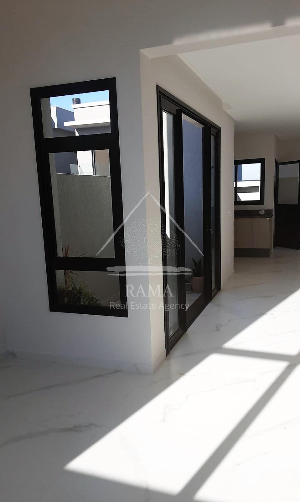 Casa Térrea em Condomínio com 3 Quartos, Suíte, 2 vagas, semi-mobiliada