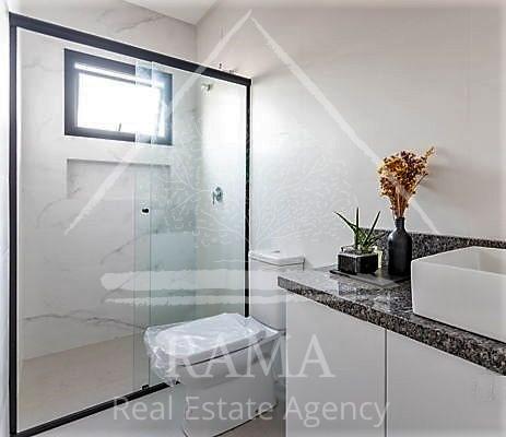 Casa Térrea em Condomínio com 3 Quartos, Suíte, 2 vagas, semi-mobiliada
